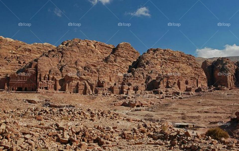 It is an archeological city of Jorden that is famous for its rock-cut architecture and water conduit system. Another name for Petra is the Rose City due to the color of the stone out of which it is carved.
