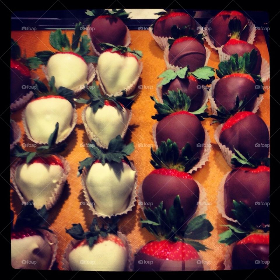 Chocolate Covered Strawberries! ❤️❤️❤️