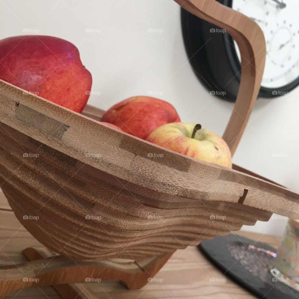 Fruit bowl with apples