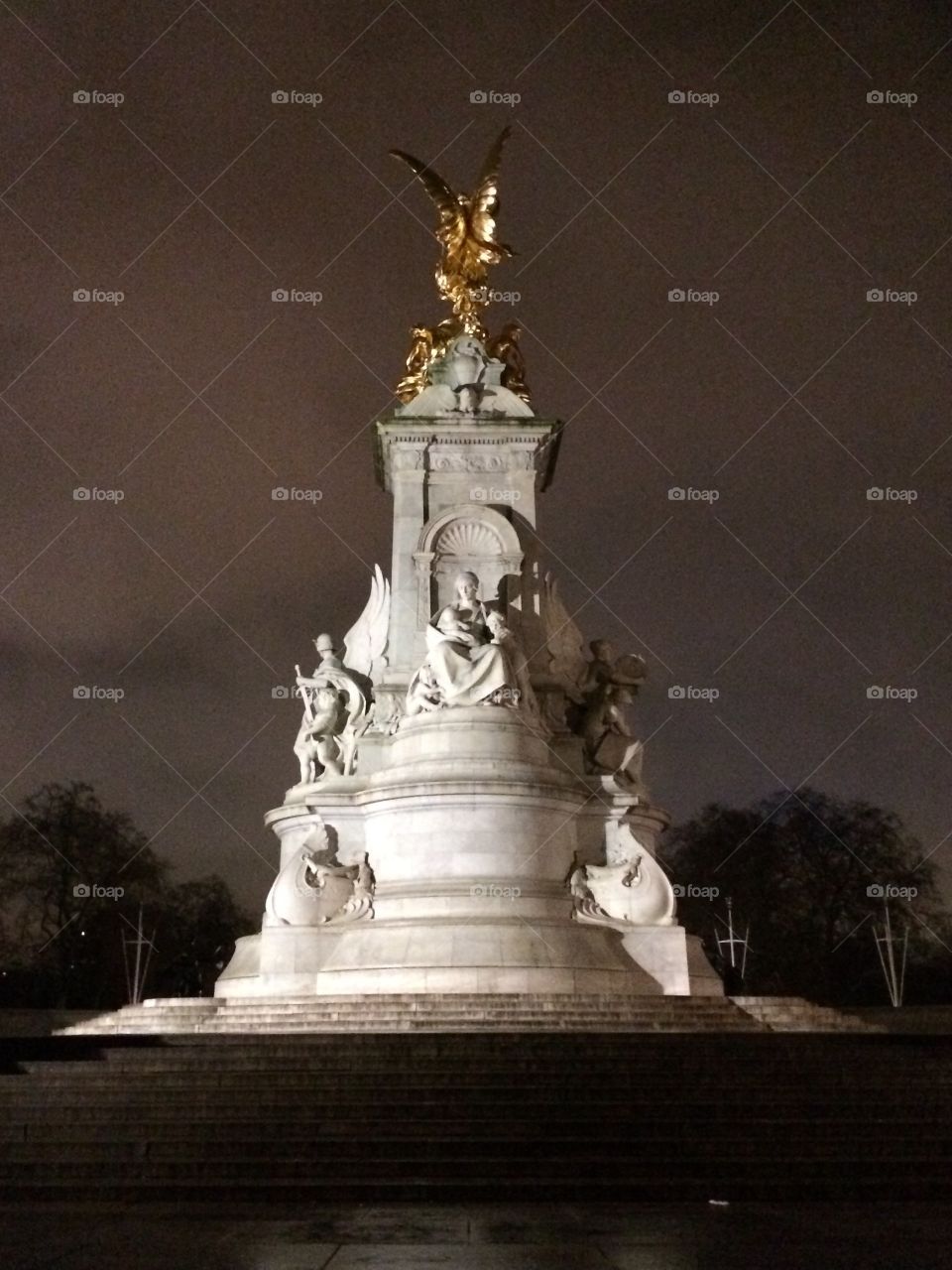 A deserted evening in London