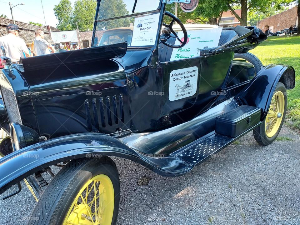 I do love car shows you can find a little bit of everything.  the older the better for me.