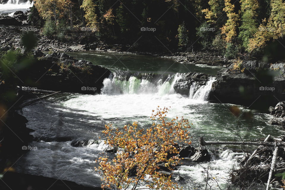 Sakunka waterfall in the fall