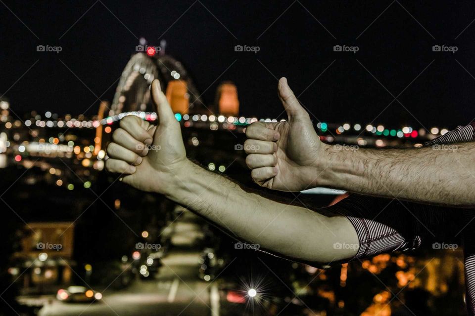 thumbs up