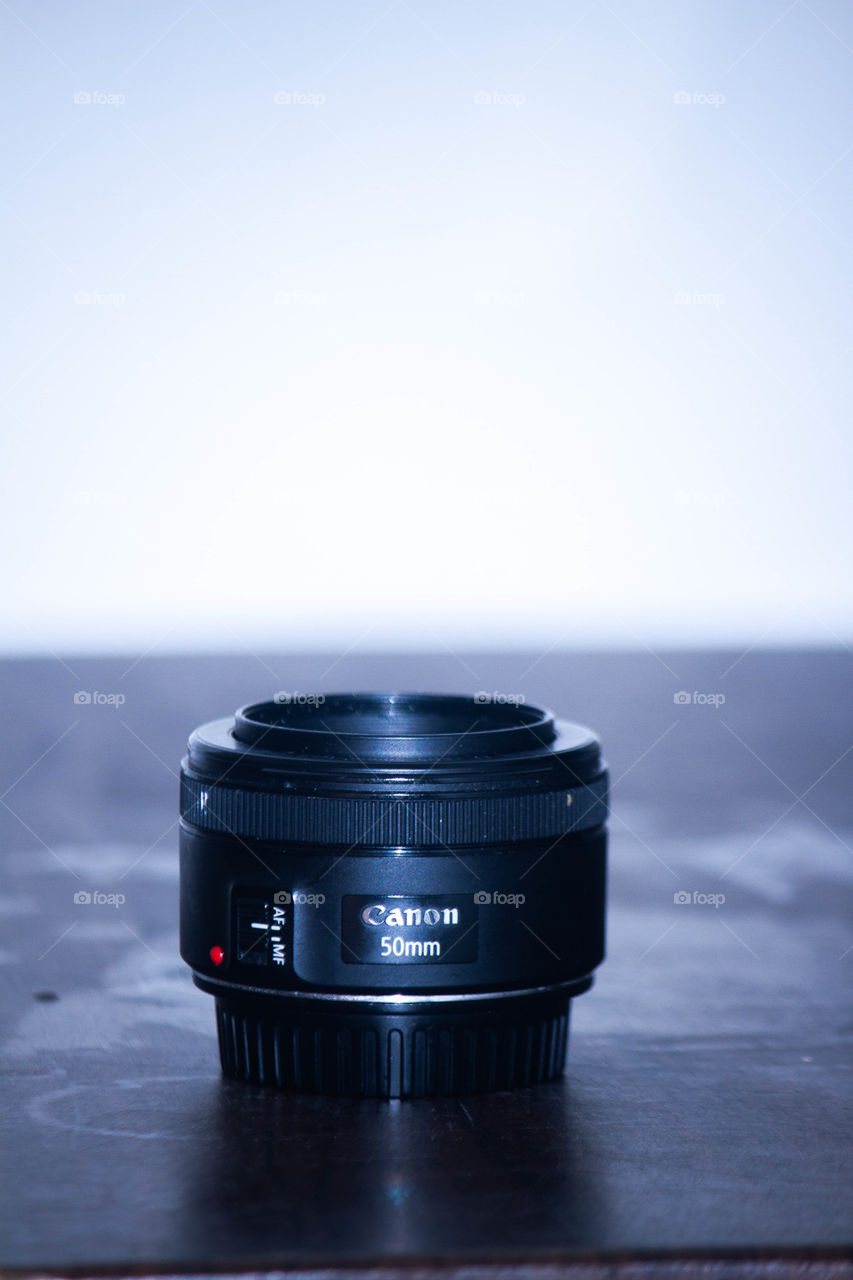 Canon lens