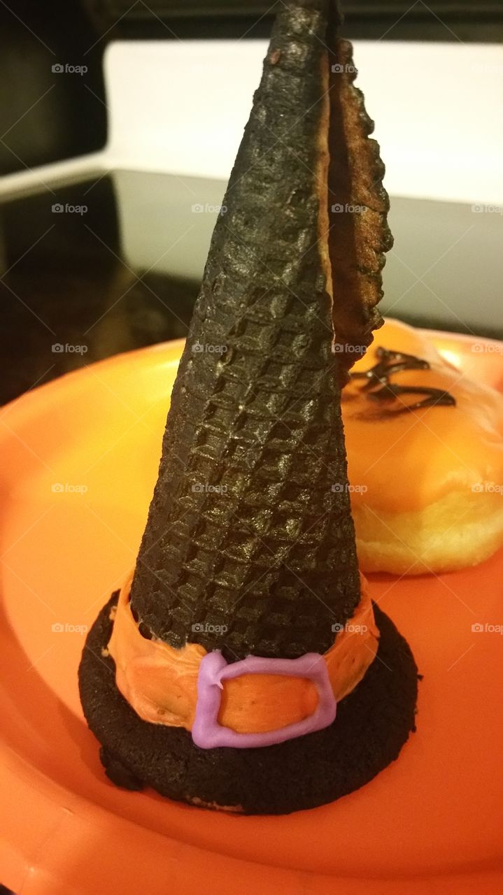 Witch hat cupcake cookie