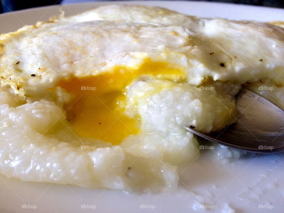 Grits and eggs 
