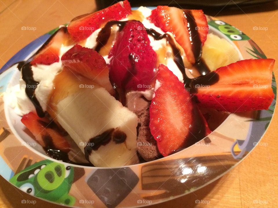 Strawberries and banana split 