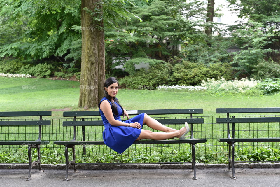 Chose the perfect outfit for a walk in the park. Who says you can't walk the park in heels ?