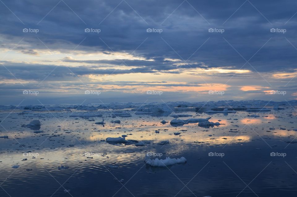 Midnight Sun Sailing Greenland