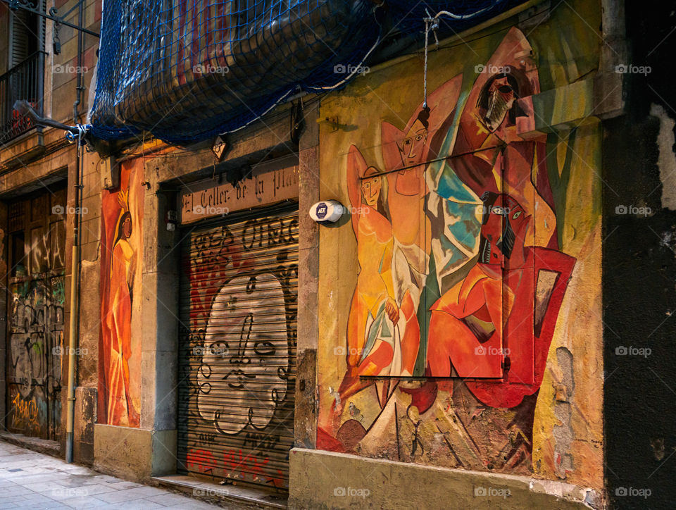 "Mademoiselle de Avignon" copy en su ambiente. Graffiti junta a la Calle Avignon de Barcelona 