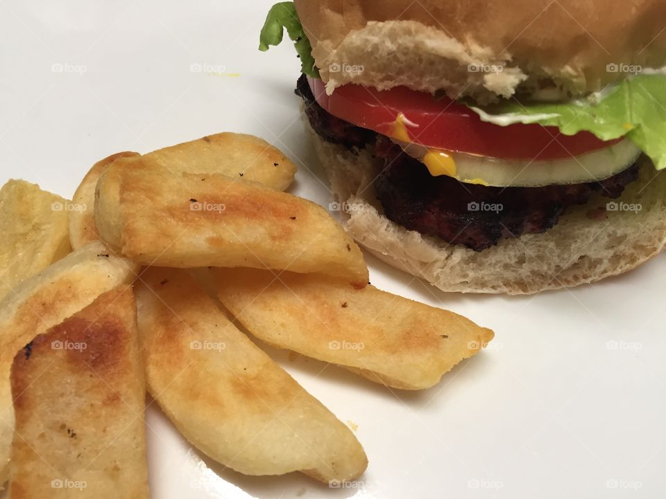 Hamburger and fries 