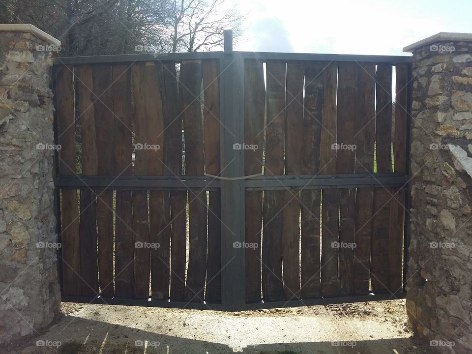 Wooden gate (front)