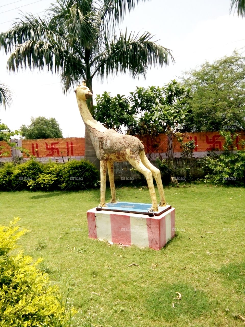 best artwork photo,a one art,Children's park,Man-made figure,Photo of a figure,Best photo of an artwork,Photo of a cherishable artwork,Colour photo of artwork,Perfect art sample,Modern art sample for you