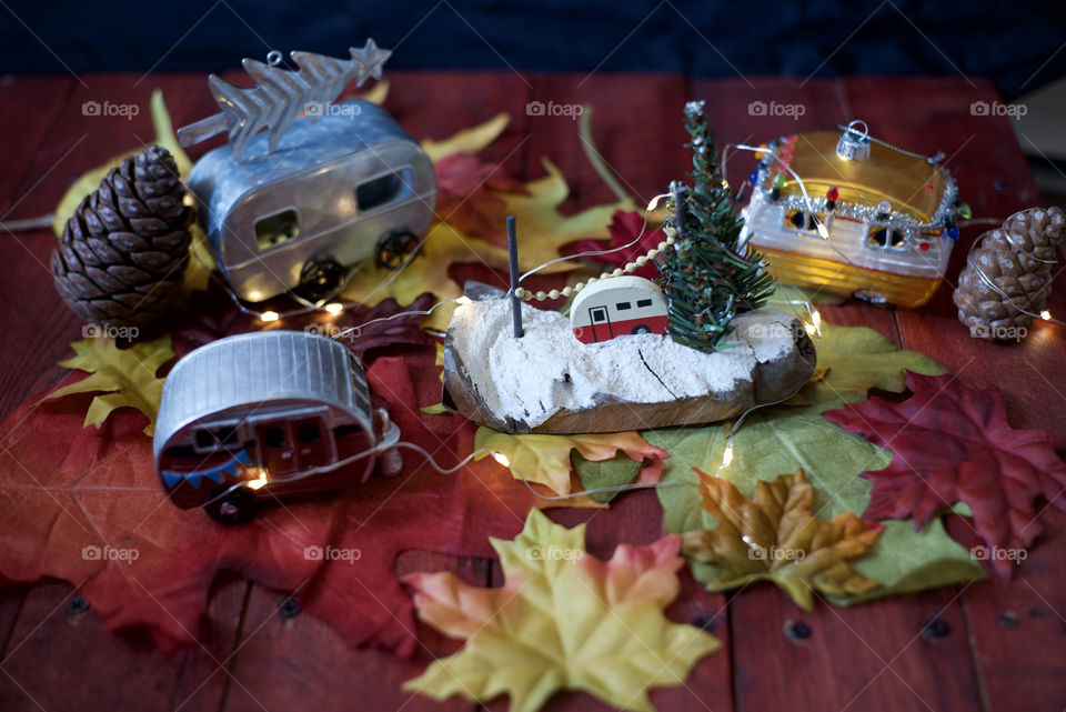 Tiny teardrop trailers with leaves and lights
