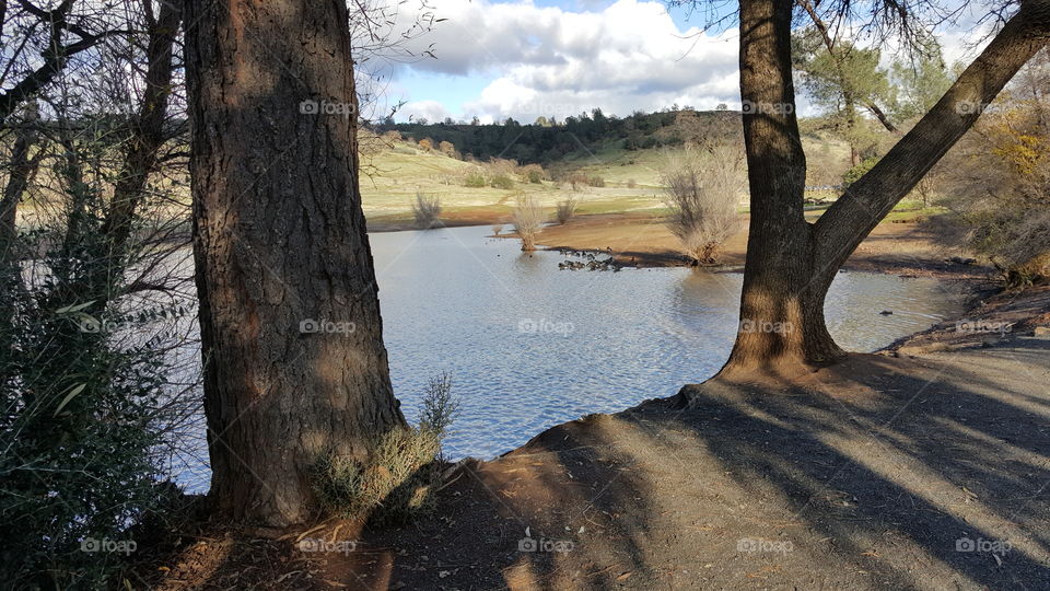a hike by the lake in Chico, ca