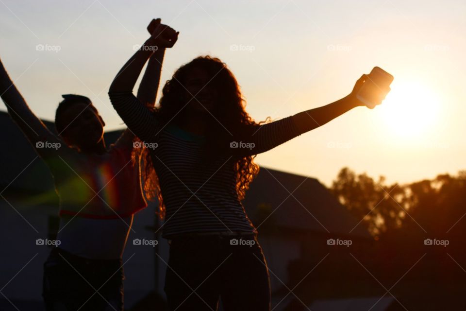 TEEN GIRLS SILHOUETTE