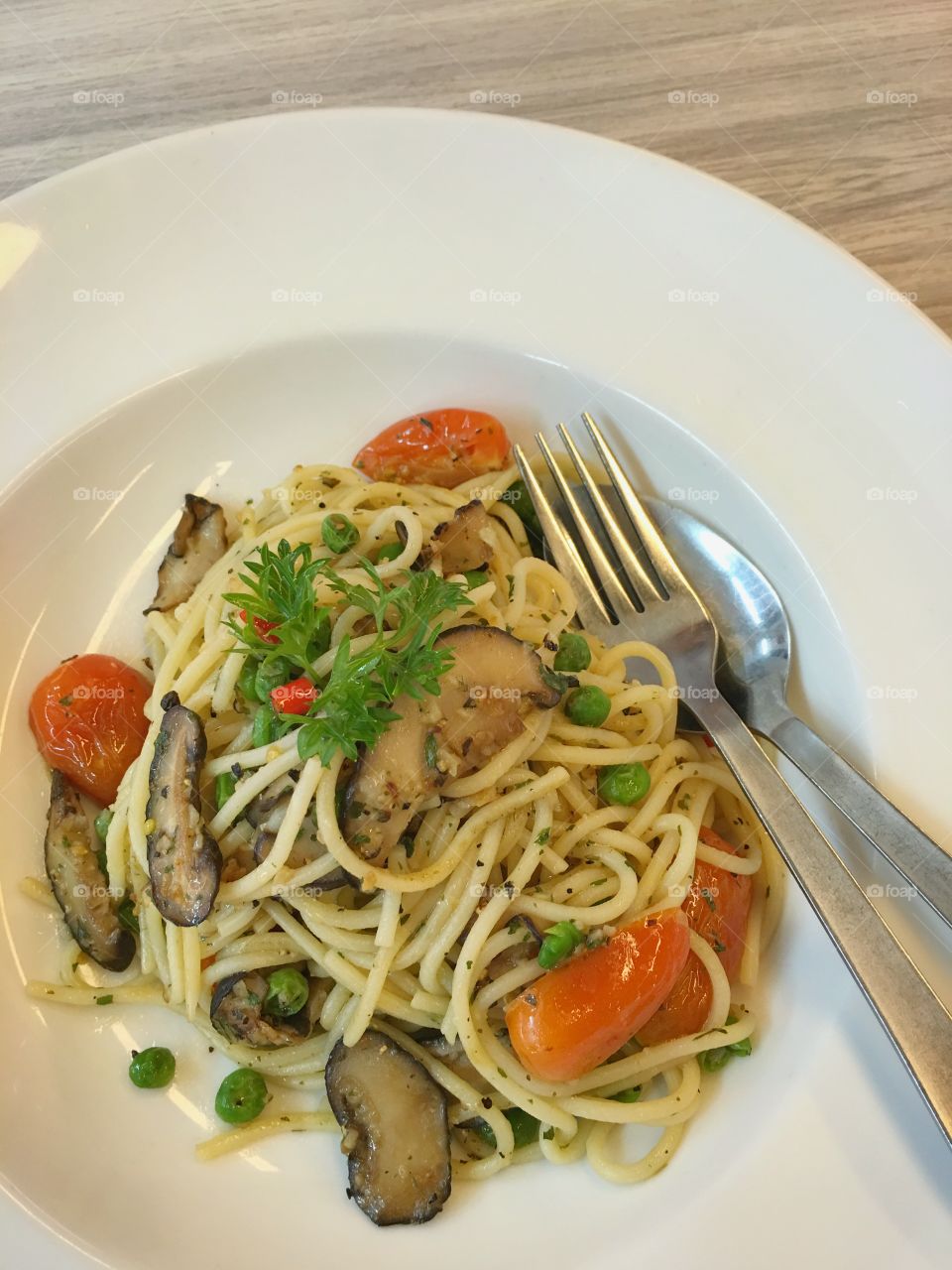 Healthy vegetarian Italian spaghetti pasta