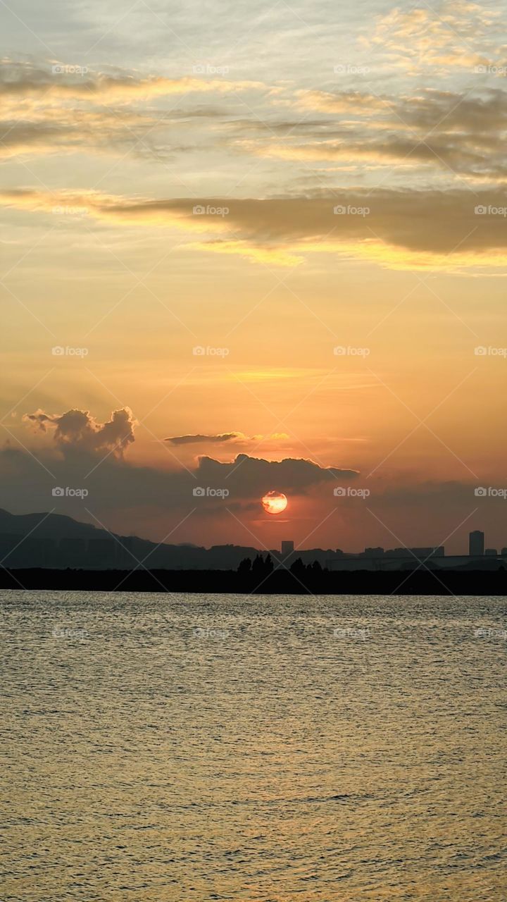 The dawn at sea is particularly beautiful.