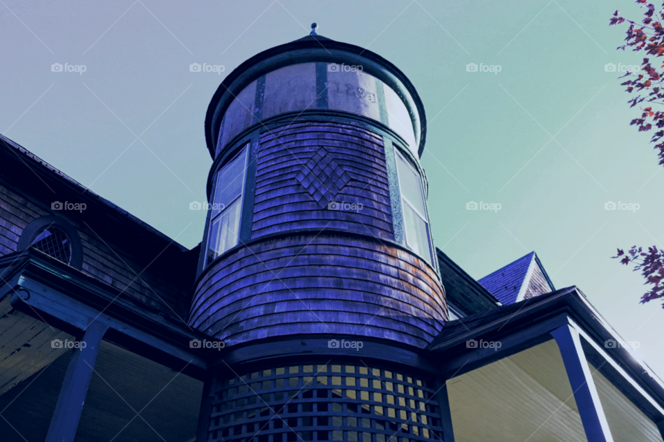 Old house perspective 