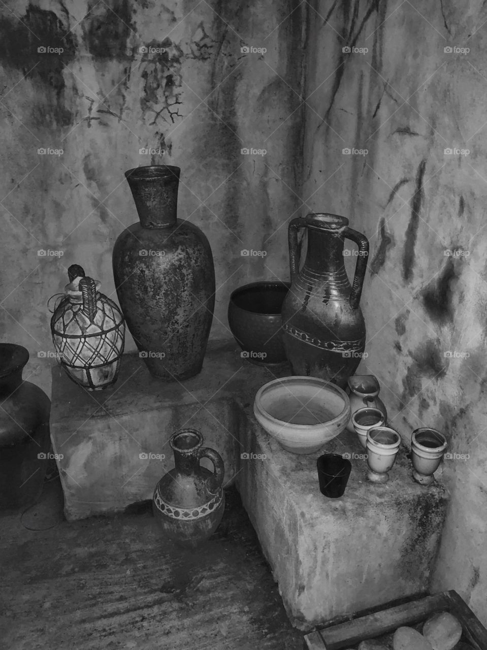 Culture- hand made, vases, pottery, pots, black and white 