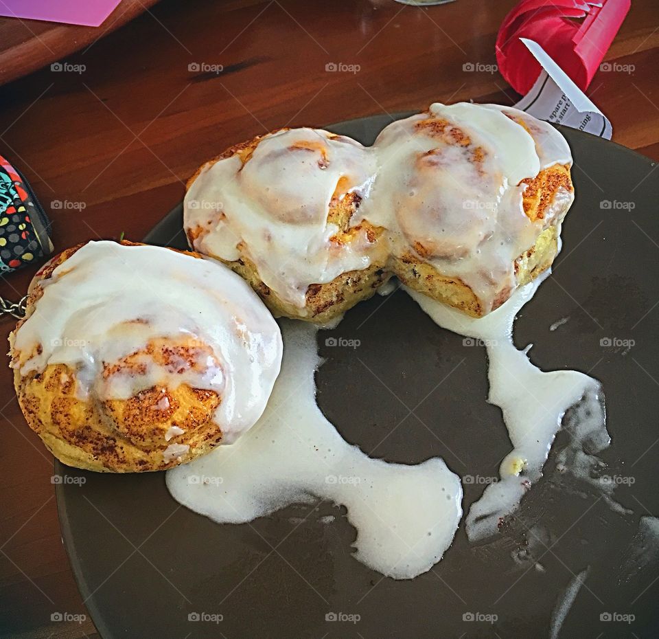 Ooewy gooey cinnamon rolls for breakfast 