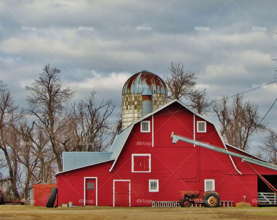 Red barn and Ford tractor