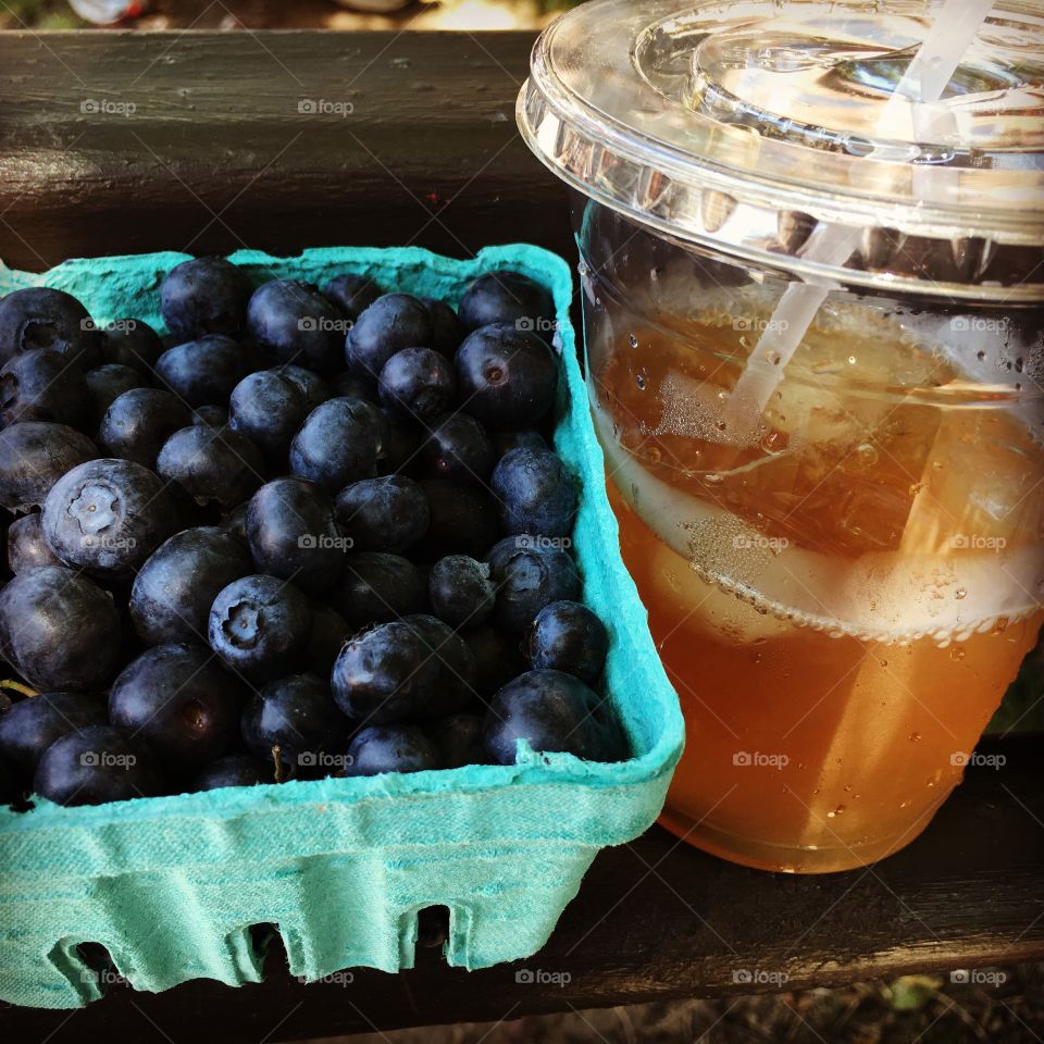 Michigan blueberries & mint tea