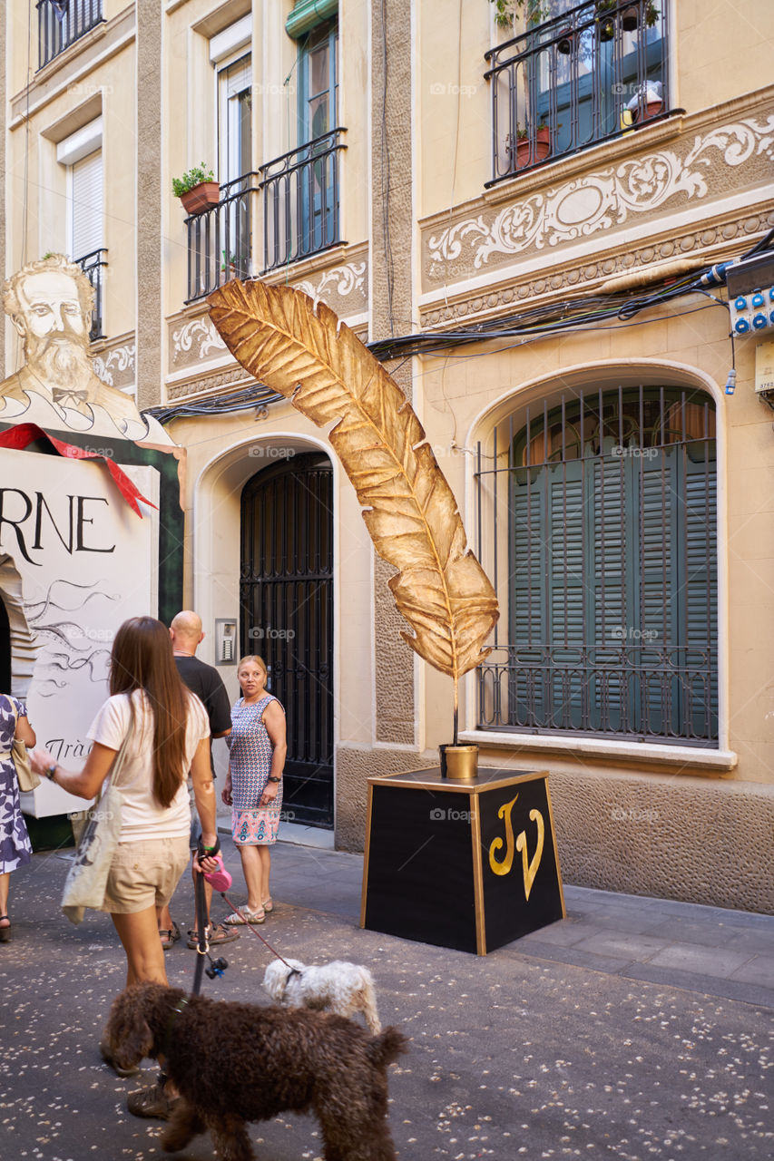 Barrio de Gracia. Primer día de Fiesta. Listos para el verdicto del jurado