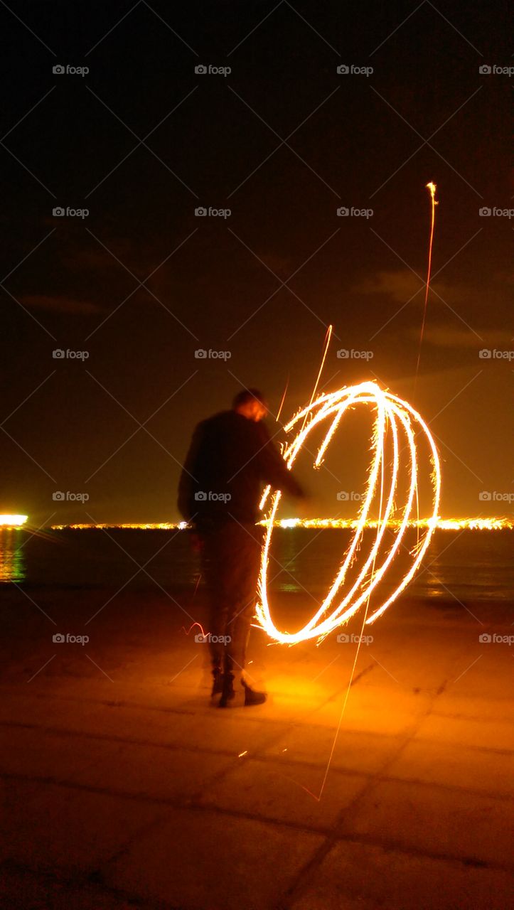 The sparkler. High exposure photo.