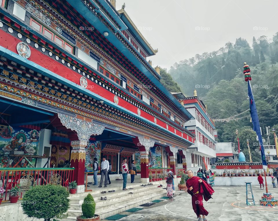 A buddha tample located in Dali which is about 5km away from Darjeeling Town, although this monastery is popularly known as the Dali Monastery, it's actual name is Druk Sangag Choling Monastery.