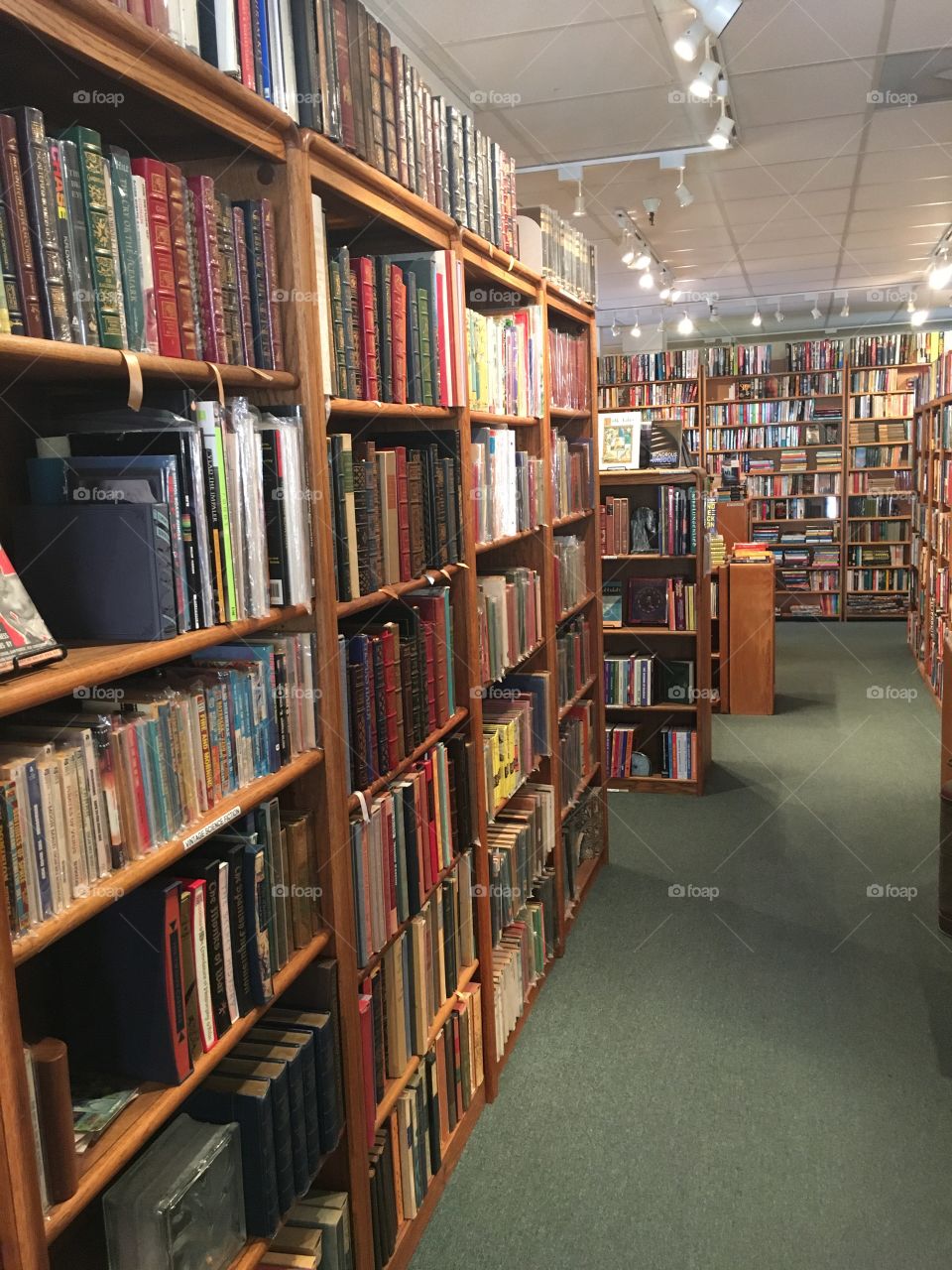 Used bookstore, Oceanside California 2016