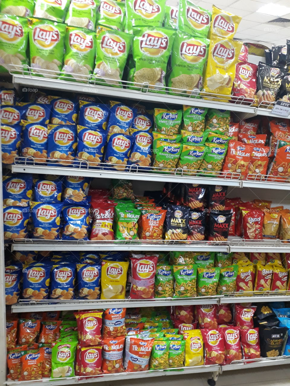 another display setting on beautiful lays& kukura counter woo