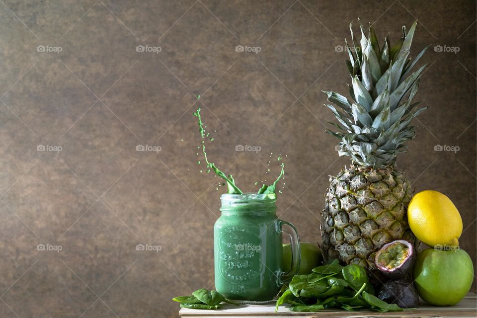 Healthy green smoothie 