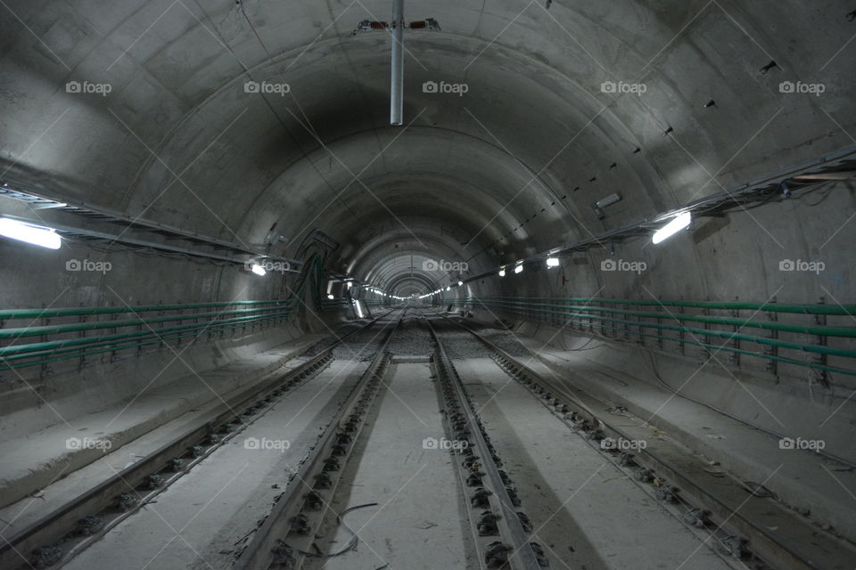 Underground tunnel construction