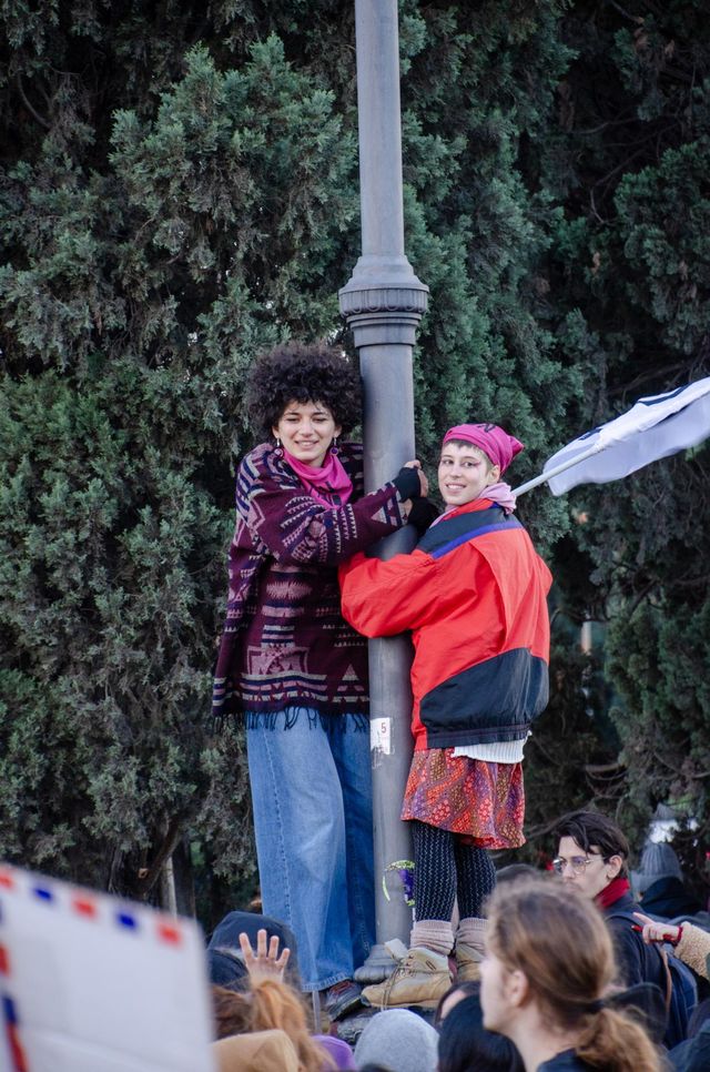 Protesting girls