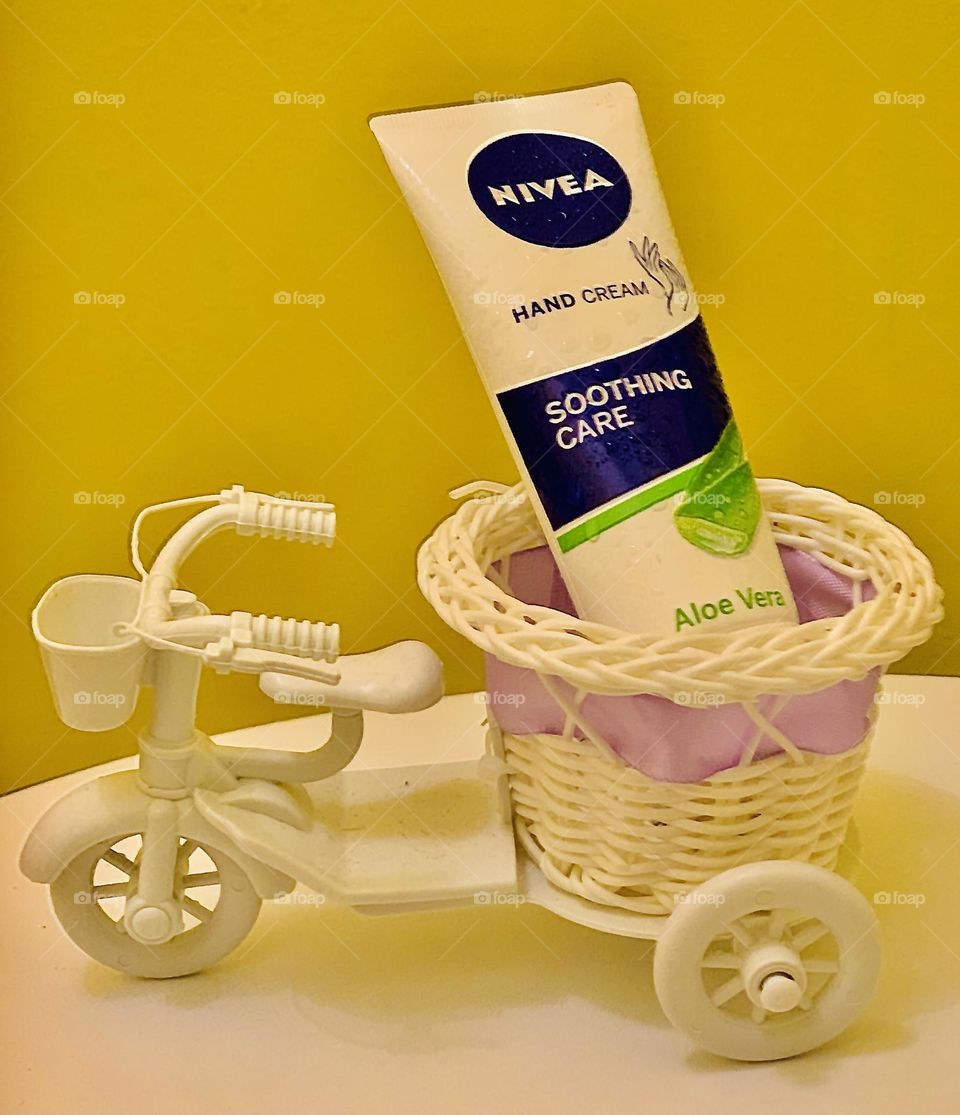 Nivea cream product presentation
