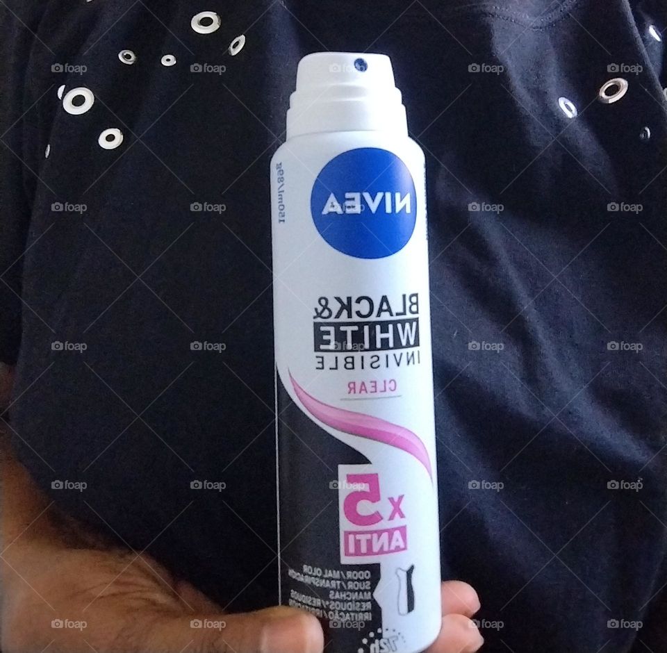 Antiperspirant and gente Care. NIVEA BLACK & WHITE, Seventy-two hours protection, without ethyl alcohol and DYES. NIVEA take Care of your skin