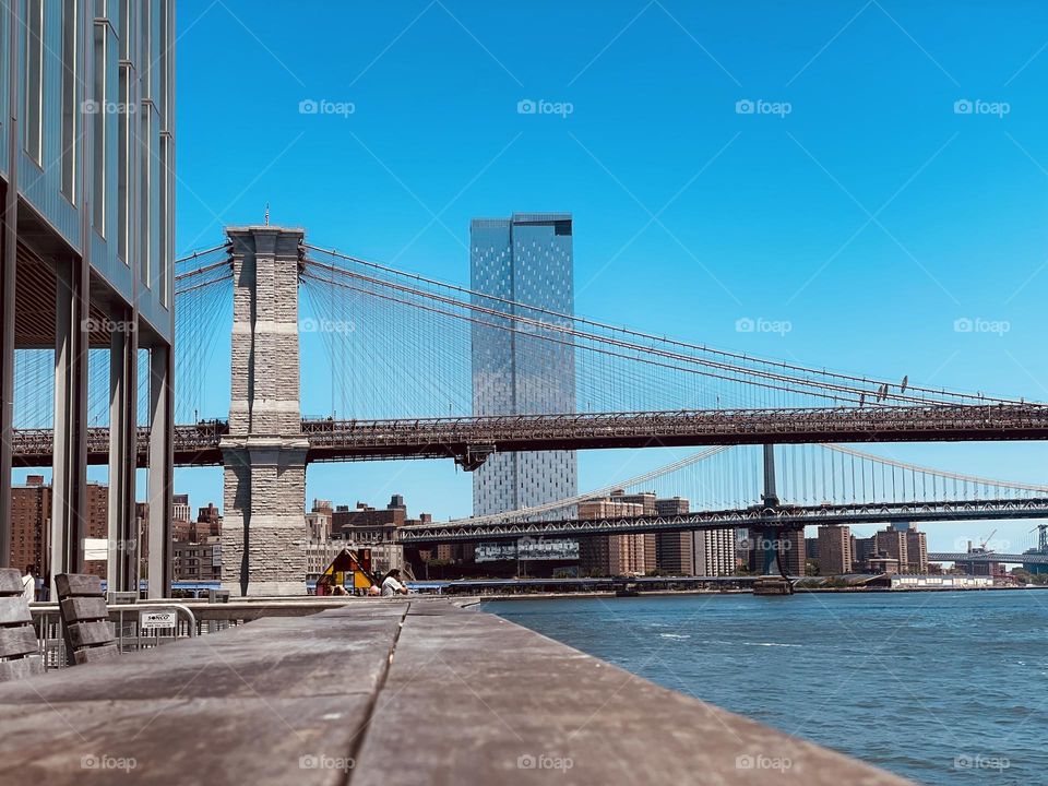 Overlooking the Brooklyn bridge 
