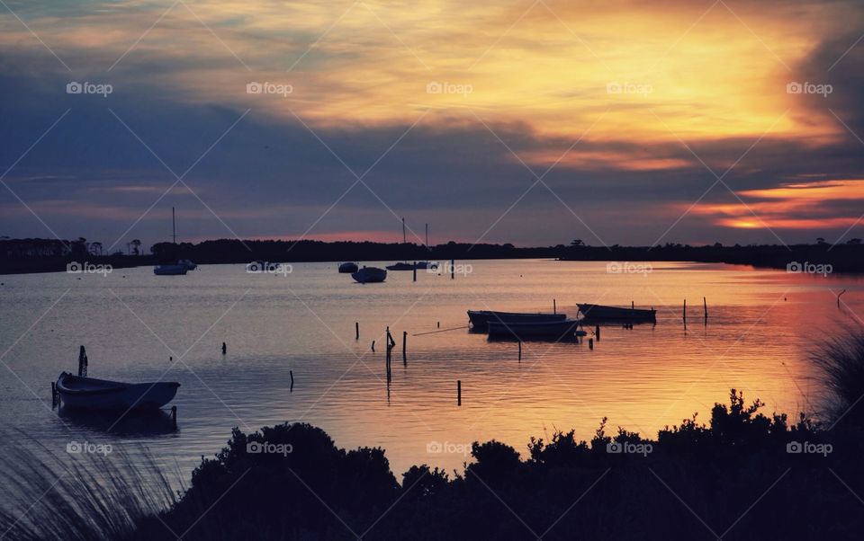 Lusterl. Peaceful sunset by the lake