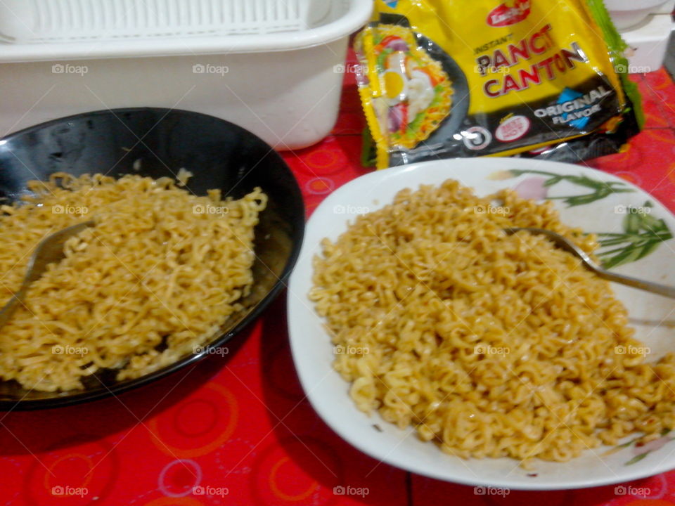 We called "Pancit canton", easy to cook meal.