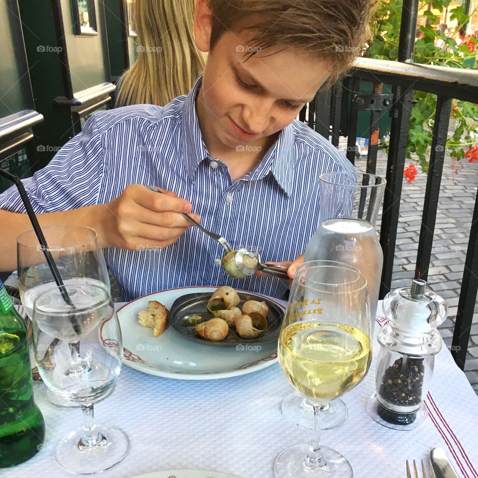 Eating escargots for the first time