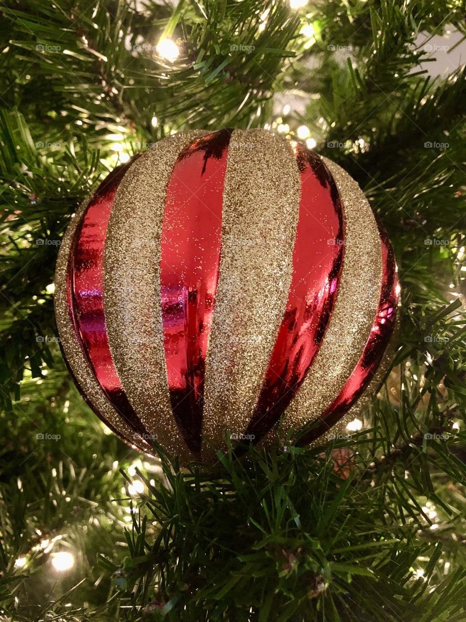 Pretty glass Christmas ornament 