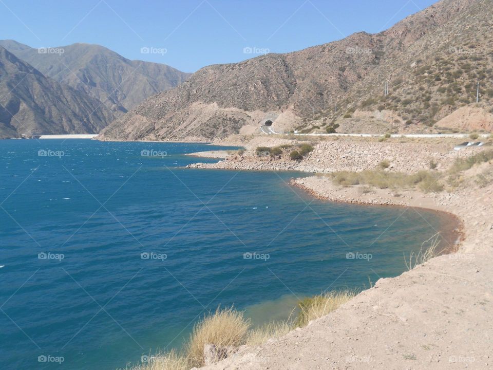 vista embalse Potrerillos Mendoza