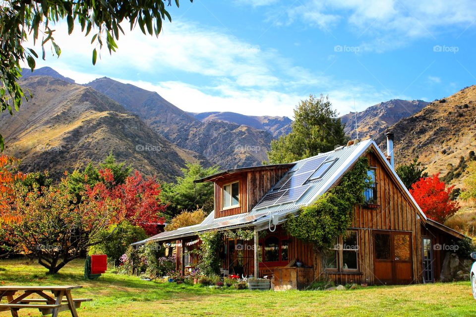 Off grid cabin in the New Zealand mountains 