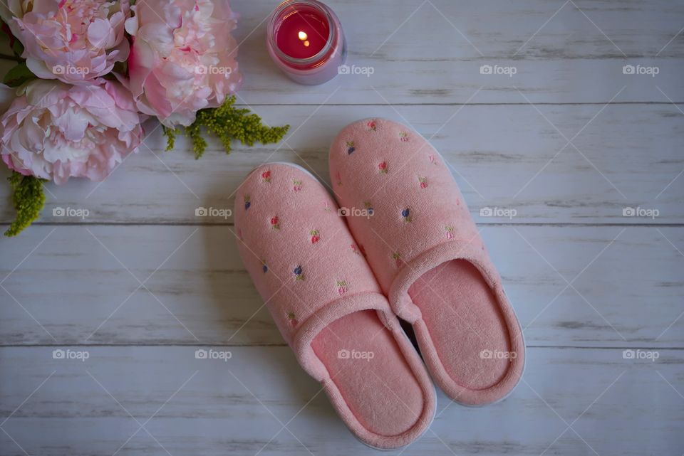 Pink Isotoner slippers 