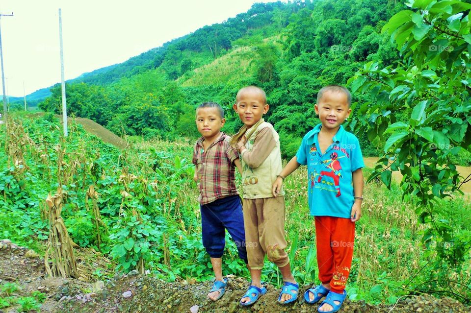 Children at Laos border