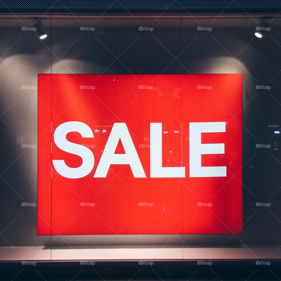 Red color story : Season sale.
