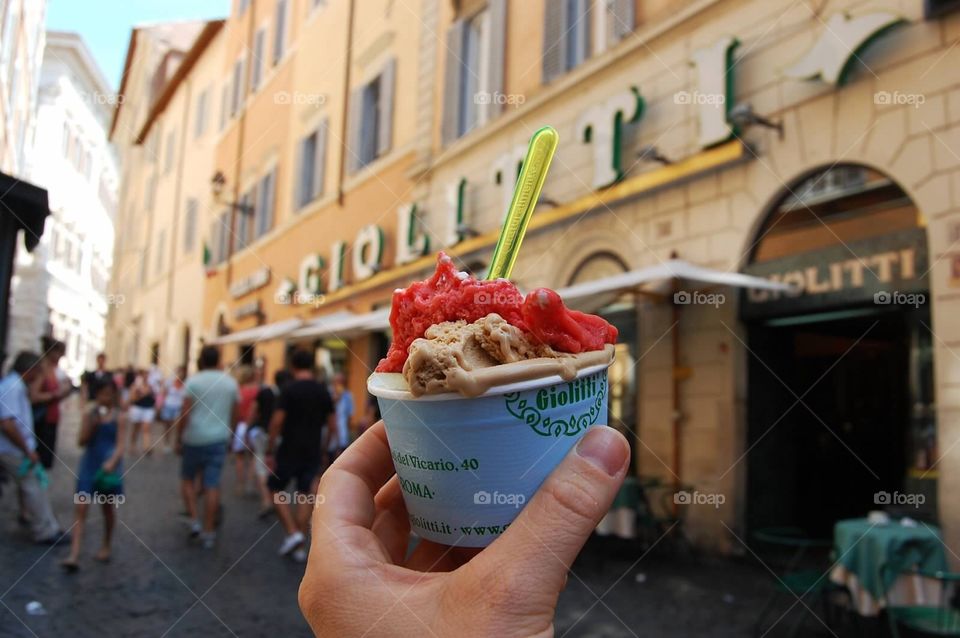 Cin Cin!. A sweet stop on the streets of Roma. 