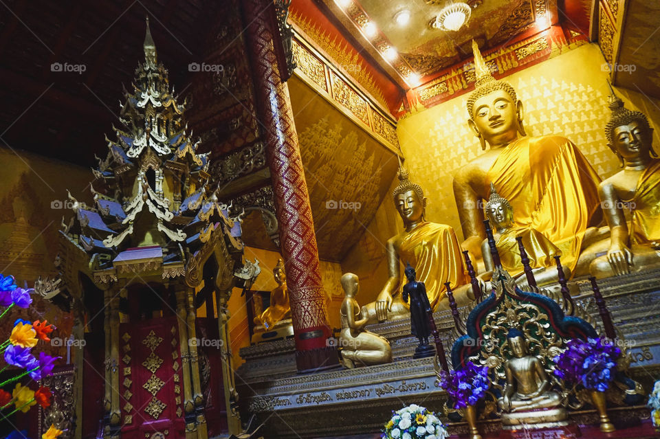 Golden Buddha in a Thai temple, Chiang Mai 