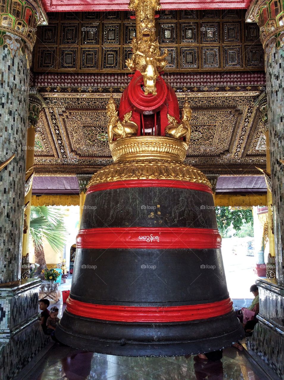 Shwedagon Pagoda bell